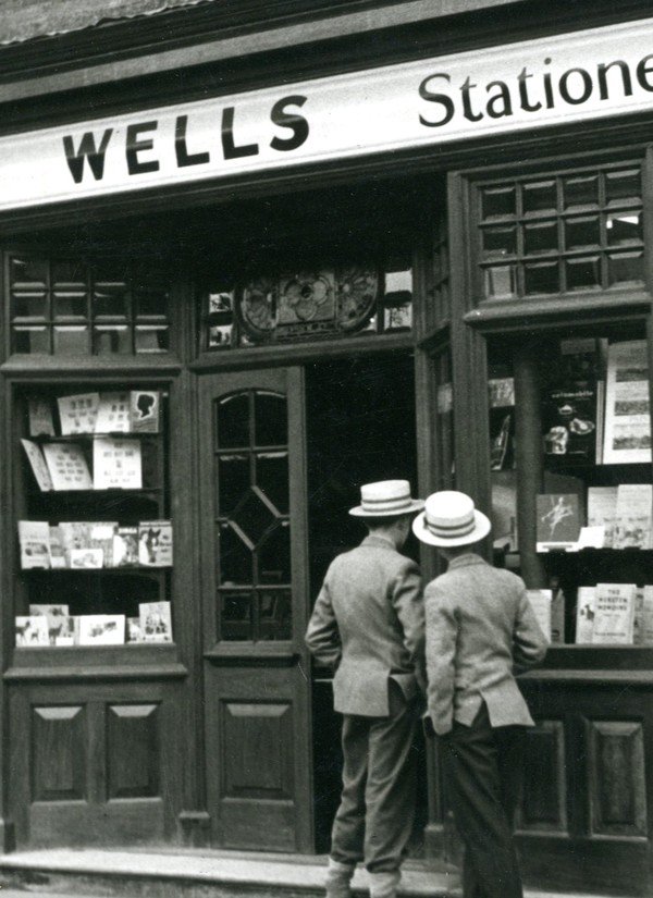 Wells 1950s banner 